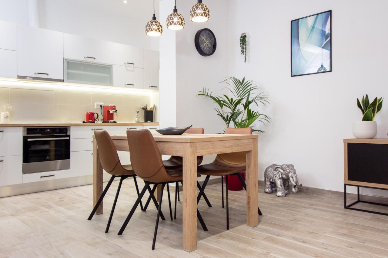 Utopia Apartments Спліт Екстер'єр фото